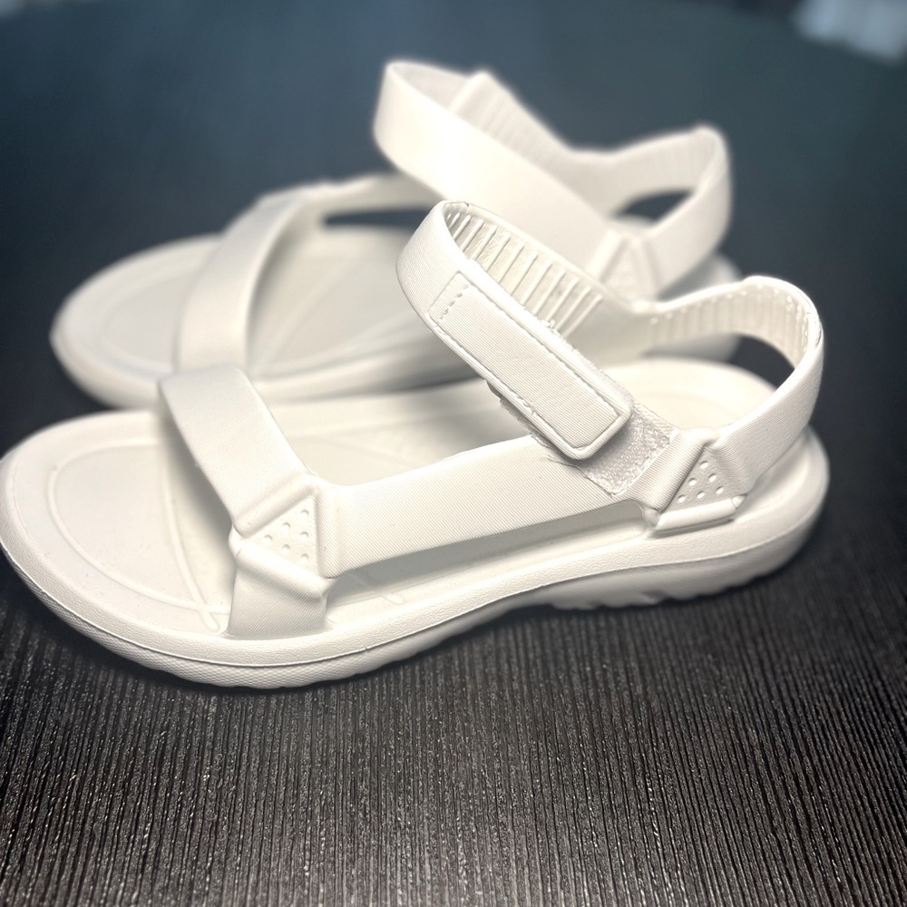 What Sandles worn once size 10